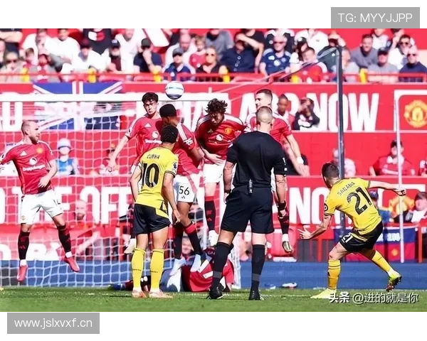 曼联战术体系缺乏稳定性，对球队整体表现及关键赛事形成制约