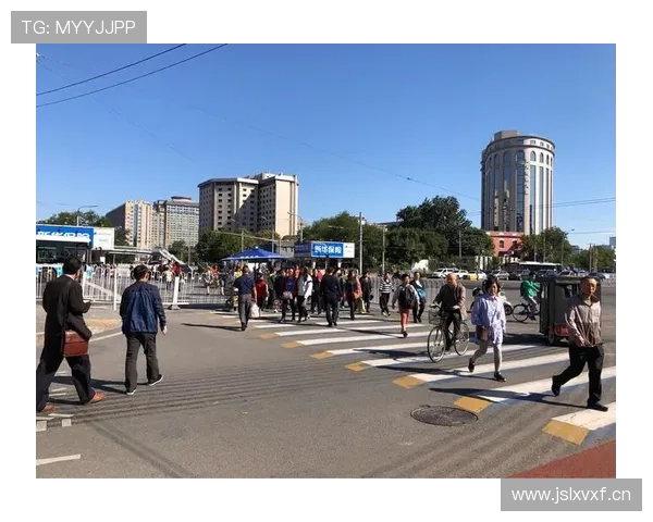 吴向东家的冰箱里塞满了能量胶，连饮料都按分钟定量