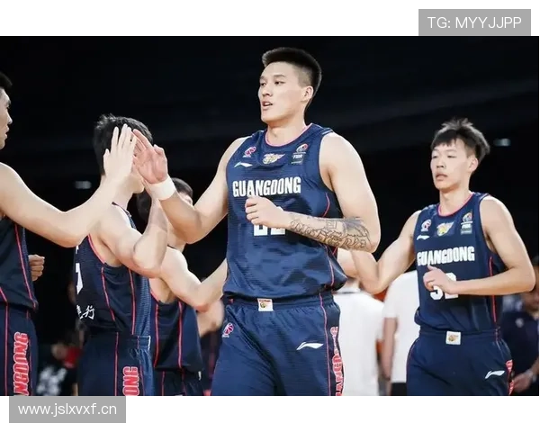手部接触判定:如何区分正常防守与犯规? 手部接触判定:如何区分正常防守与犯规?