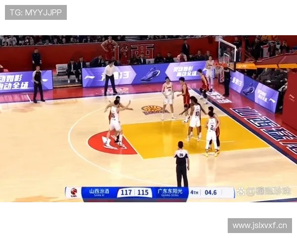 篮球规则解析：持球五秒违例的判定标准与具体定义